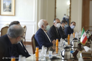 دیدار مشاور امنیت ملی رییس جمهور افغانستان با ظریف