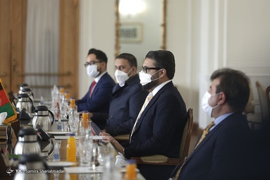 دیدار مشاور امنیت ملی رییس جمهور افغانستان با ظریف