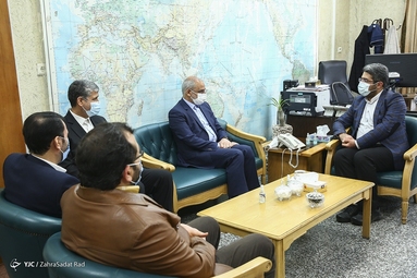 بازدید وزیر آموزش و پرورش از باشگاه خبرنگاران جوان