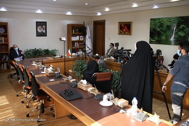 محمدباقر نوبخت، رئیس سازمان برنامه و بودجه سه شنبه ۲ دی ۱۳۹۹ با باشگاه خبرنگاران جوان به گفتگو پرداخت.