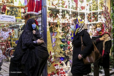 در آستانه میلاد مبارک حضرت عیسی بن مریم (ع) و آغاز سال نو میلادی، برخی مناطق پایتخت شاهد حضور هموطنان مسیحی برای خرید ملزومات جشن کریسمس است