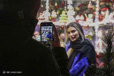 در آستانه میلاد مبارک حضرت عیسی بن مریم (ع) و آغاز سال نو میلادی، برخی مناطق پایتخت شاهد حضور هموطنان مسیحی برای خرید ملزومات جشن کریسمس است