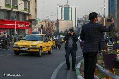 خانه طراحان انقلاب اسلامی دیوارنگاره  میدان ولی عصر را با شعار «برای تو، قهرمان من» رونمایی کرد.