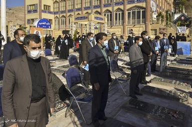 آیین افتتاحیه دومین جشنواره سراسری تئاتر سردار آسمانی  در جوار مزار حاج قاسم سلیمانی در گلزار شهدای کرمان برگزار شد