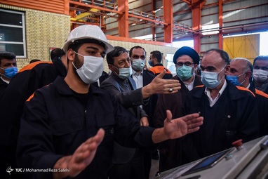 بازدید رئیس بنیاد مستضعفان از کارخانه آلومینیوم کاوه خوزستان