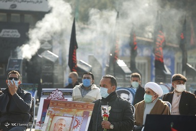آیین عطرافشانی و گلباران مزار شهدای مدافع حرم در اولین سالگرد شهادت سردار دل‌ها