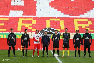تیم‌های فوتبال پرسپولیس و سپاهان به مصاف هم رفتند