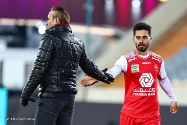 تیم‌های فوتبال پرسپولیس و سپاهان به مصاف هم رفتند