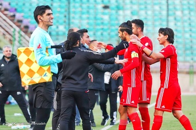 لیگ برتر فوتبال/ ذوب آهن ۱ - تراکتورسازی ۲