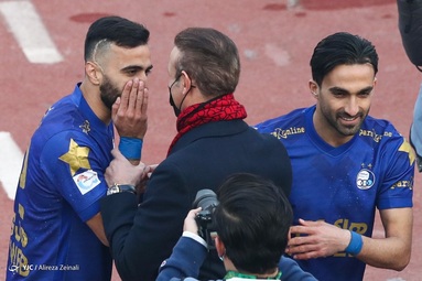 نود و چهارمین شهرآورد پایتخت، بین تیم‌های فوتبال پرسپولیس و استقلال - ورزشگاه آزادی