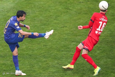 نود و چهارمین شهرآورد پایتخت، بین تیم‌های فوتبال پرسپولیس و استقلال - ورزشگاه آزادی