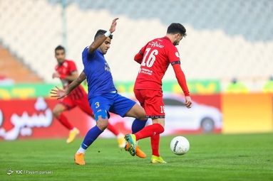 نود و چهارمین شهرآورد پایتخت، بین تیم‌های فوتبال پرسپولیس و استقلال - ورزشگاه آزادی