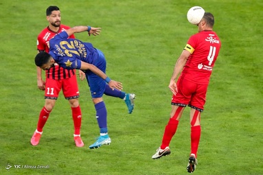 نود و چهارمین شهرآورد پایتخت، بین تیم‌های فوتبال پرسپولیس و استقلال - ورزشگاه آزادی