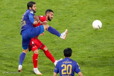 نود و چهارمین شهرآورد پایتخت، بین تیم‌های فوتبال پرسپولیس و استقلال - ورزشگاه آزادی