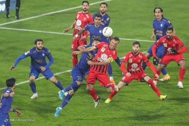 نود و چهارمین شهرآورد پایتخت، بین تیم‌های فوتبال پرسپولیس و استقلال - ورزشگاه آزادی