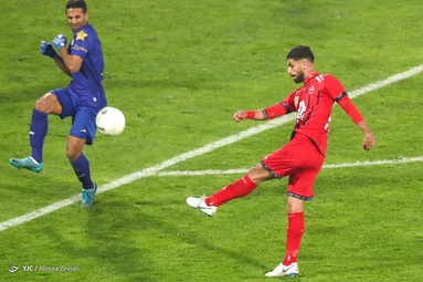 نود و چهارمین شهرآورد پایتخت، بین تیم‌های فوتبال پرسپولیس و استقلال - ورزشگاه آزادی