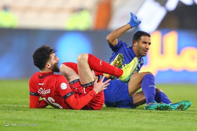نود و چهارمین شهرآورد پایتخت، بین تیم‌های فوتبال پرسپولیس و استقلال - ورزشگاه آزادی