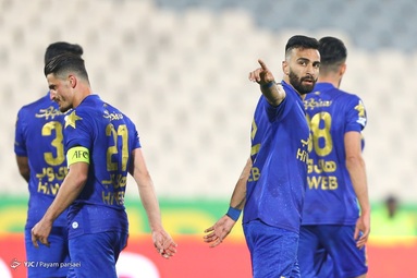 نود و چهارمین شهرآورد پایتخت، بین تیم‌های فوتبال پرسپولیس و استقلال - ورزشگاه آزادی