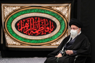 نخستین شب مراسم عزاداری ایام شهادت حضرت فاطمه‌زهرا (س) با حضور رهبر انقلاب