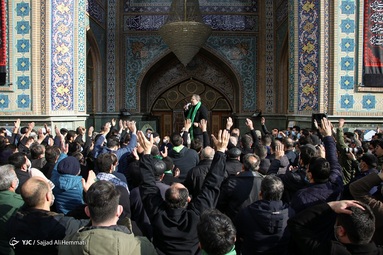حضور دسته عزاداری به مناسبت شهادت حضرت زهرا(س)  امام زاده صالح (ع) تجریش با مداحی محمد حسین پویانفر