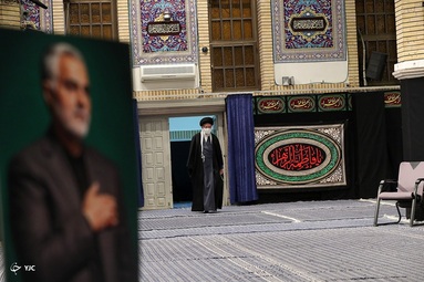 عزاداری شام شهادت حضرت زهرا (سلام‌الله‌علیها) در حسینیه امام خمینی با حضور رهبر معظم انقلاب