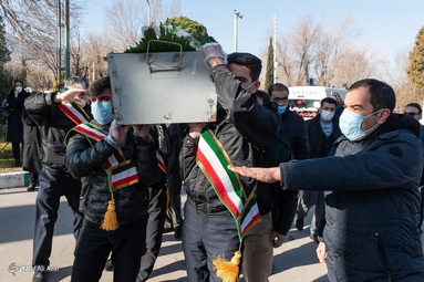 تشییع پیکر شهید مدافع سلامت دکتر محمد گلشن فوق تخصص بیماری های ریه و از اساتید دانشگاه علوم پزشکی اصفهان