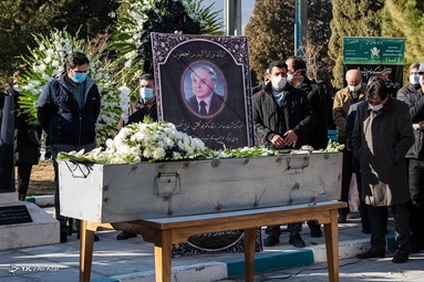 تشییع پیکر شهید مدافع سلامت دکتر محمد گلشن فوق تخصص بیماری های ریه و از اساتید دانشگاه علوم پزشکی اصفهان