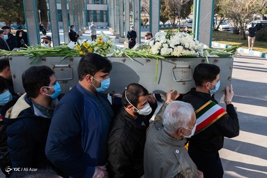 تشییع پیکر شهید مدافع سلامت دکتر محمد گلشن فوق تخصص بیماری های ریه و از اساتید دانشگاه علوم پزشکی اصفهان