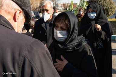 تشییع پیکر شهید مدافع سلامت دکتر محمد گلشن فوق تخصص بیماری های ریه و از اساتید دانشگاه علوم پزشکی اصفهان