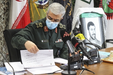 سرلشکر محمد باقری، رئیس ستاد کل نیرو‌های مسلح در نهمین جلسه هیأت امنای بنیاد حفظ آثار و نشر ارزش‌های دفاع مقدس