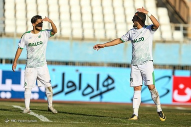 لیگ برتر فوتبال / پرسپولیس ۱ - آلومینیوم اراک ۲