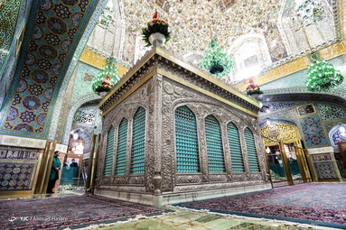 بازگشایی روضه منوره و ضریح مطهر امام رضا (ع)  پس از بازسازی و مرمت ابنیه تاریخی، گچ بری‌ها و آیینه‌کاری‌ها - حرم مطهر رضوی