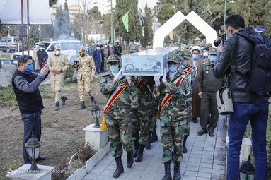 وداع با پیکر شهید گمنام دفاع مقدس بعدازظهر امروز در دانشگاه علوم پزشکی ارتش برگزار شد.