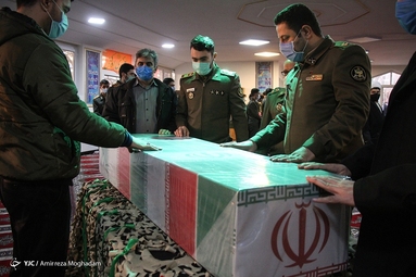 وداع با پیکر شهید گمنام دفاع مقدس بعدازظهر امروز در دانشگاه علوم پزشکی ارتش برگزار شد.