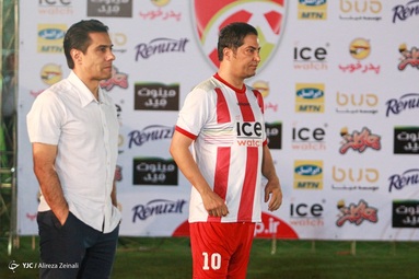 مهرداد میناوند پیشکسوت تیم ملی فوتبال ایران و باشگاه پرسپولیس که به بیماری کرونا مبتلا شده بود، دقایقی پیش درگذشت.