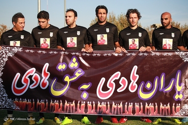 مهرداد میناوند پیشکسوت تیم ملی فوتبال ایران و باشگاه پرسپولیس که به بیماری کرونا مبتلا شده بود، دقایقی پیش درگذشت.