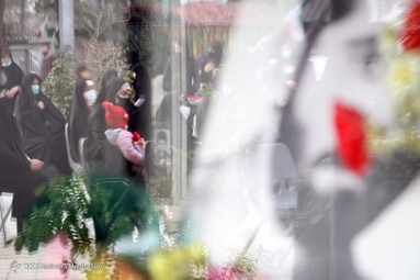 مراسم تجلیل و تکریم از مادران و همسران شهدا در بهشت زهرا تهران