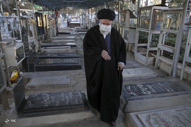 حضور رهبر انقلاب در مرقد مطهر امام راحل و گلزار شهدای بهشت زهرا