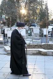 حضور رهبر انقلاب در مرقد مطهر امام راحل و گلزار شهدای بهشت زهرا