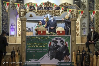 نواختن زنگ زورخانه همزمان با آغاز دهه فجر