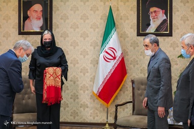 علی اکبر ولایتی مشاور مقام معظم رهبری در امور بین الملل با هنیس پلاس خارت نماینده ویژه دبیر کل سازمان ملل در امور عراق دیدار و گفتگو کرد