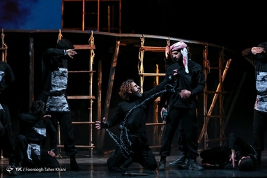 نمایش «سرباز» به مناسبت پاسداشت اولین سالگرد شهادت اسطوره مقاومت سردار شهید حاج قاسم سلیمانی آماده شده است.