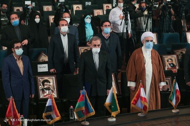 آیین معرفی جایزه جهانی ایثار سردار سلیمانی با حضور زینب سلیمانی، دختر ابومهدی مهندس و دکتر ولایتی