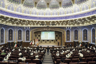 رونمایی از کتاب دو جلدی آیت الله مکارم شیرازی در اسناد ساواک