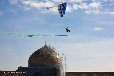 راهپیمایی یوم الله۲۲ بهمن و جشن چهل‌و دومین سالگرد پیروزی انقلاب اسلامی -  اصفهان
