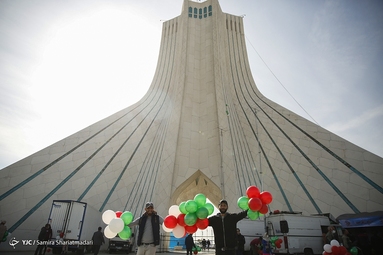 مراسم راهپیمایی یوم الله۲۲ بهمن و جشن چهل‌و دومین سالگرد پیروزی انقلاب اسلامی - برج آزادی تهران