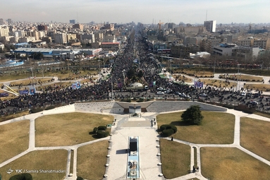 مراسم راهپیمایی یوم الله۲۲ بهمن و جشن چهل‌و دومین سالگرد پیروزی انقلاب اسلامی - برج آزادی تهران