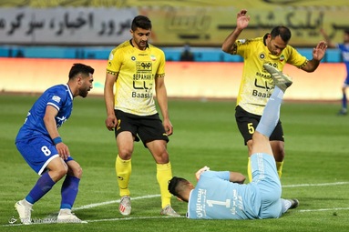 لیگ برتر فوتبال/ سپاهان اصفهان   - استقلال تهران