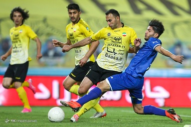لیگ برتر فوتبال/ سپاهان اصفهان   - استقلال تهران