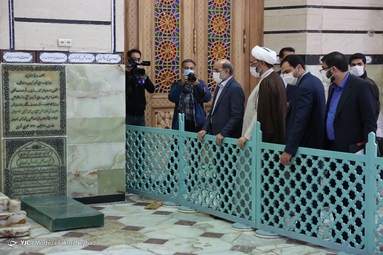 حضور دکتر علی عسکری، رئیس صداوسیما در حرم مطهر حضرت معصومه (س)